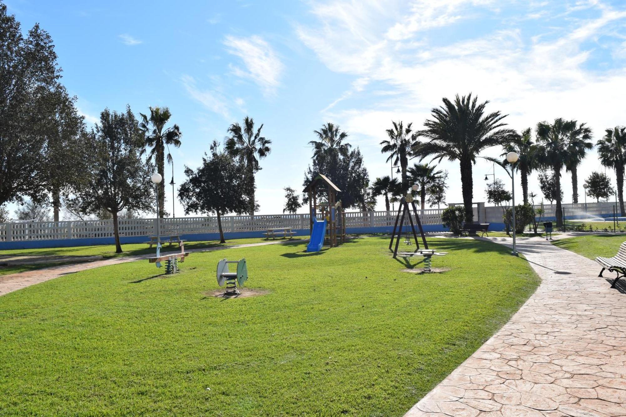 Luxurious Spacious Three Bedroom Apartment On Beachfront Almerimar Εξωτερικό φωτογραφία