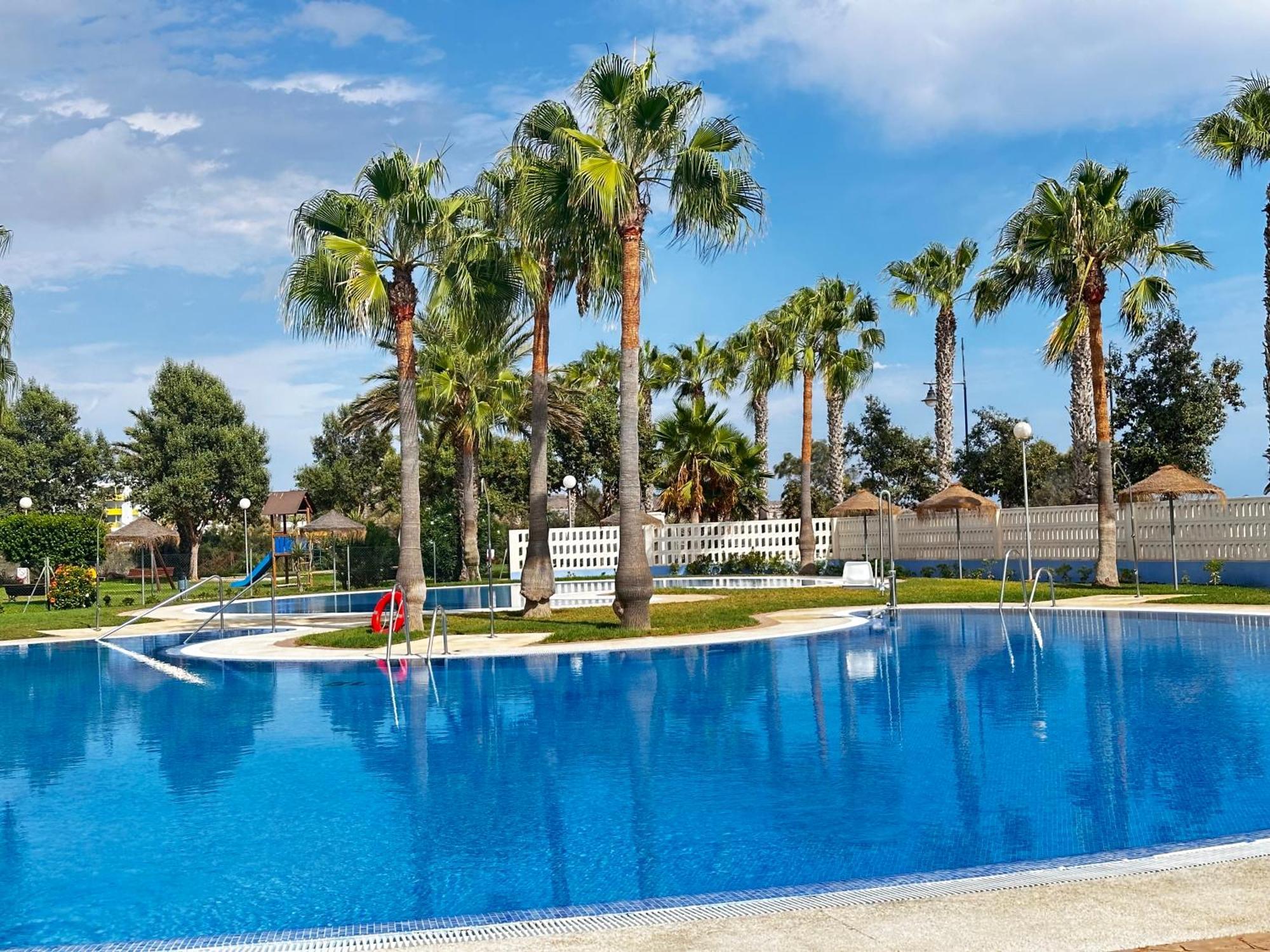 Luxurious Spacious Three Bedroom Apartment On Beachfront Almerimar Εξωτερικό φωτογραφία