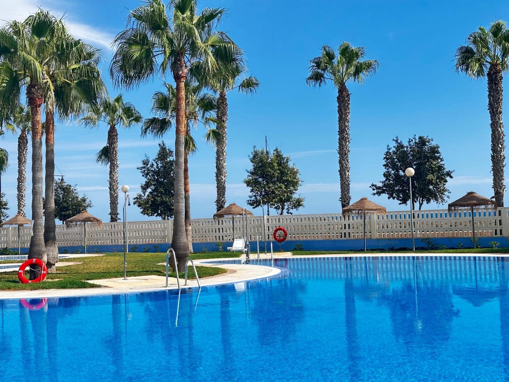 Luxurious Spacious Three Bedroom Apartment On Beachfront Almerimar Εξωτερικό φωτογραφία